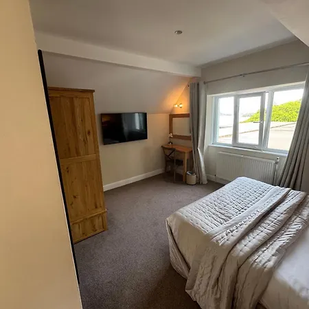 Beech Hill & 4*